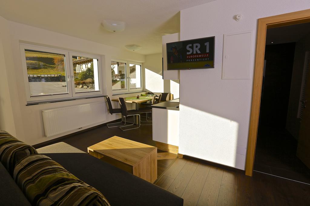 Ladis Living Apartment Exterior photo